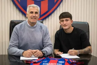 Dos renovaciones y tres pibes que firmaron sus primeros contratos en San Lorenzo
