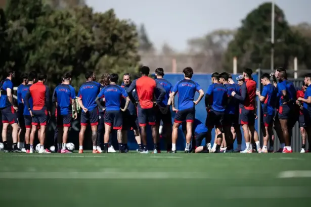 Deuda con el plantel de San Lorenzo: cumbre dirigentes-jugadores y promesa de pago