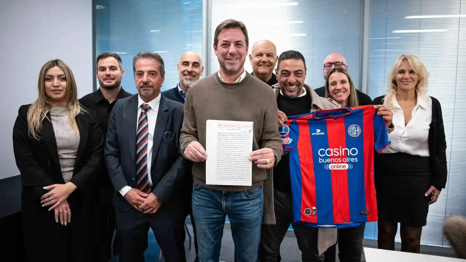 “La realidad completa”: Costantino salió a marcar la cancha tras la firma de los 8.345 m² 1 “La realidad completa”: Costantino salió a marcar la cancha tras la firma de los 8.345 m²