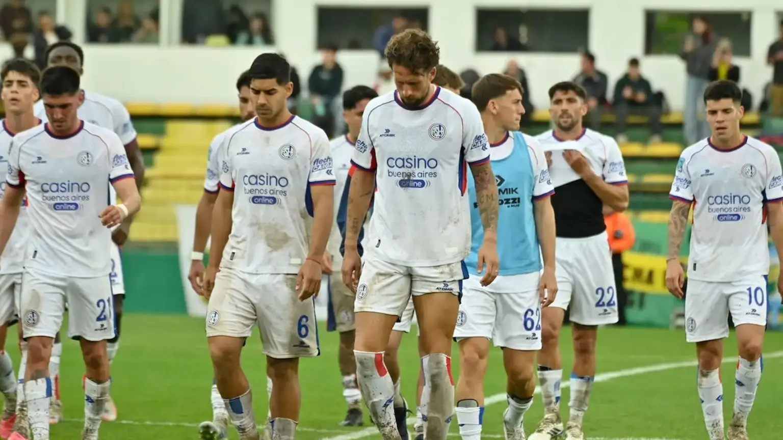 San Lorenzo y un panorama cada vez más complicado: cómo quedó en las tablas 1 San Lorenzo y un panorama cada vez más complicado: cómo quedó en las tablas